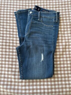 Hollister High-Rise Distressed Stone Wash Jean Leggings
